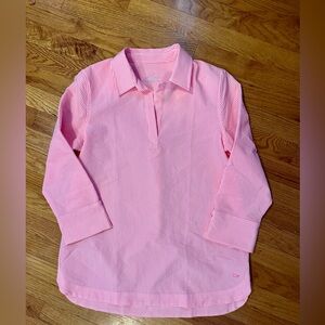 NWT Vineyard Vines women’s performance top.